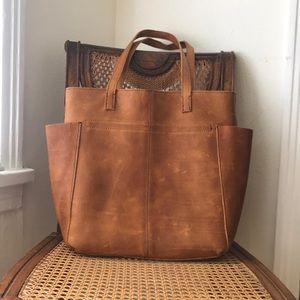 Beautiful Duluth Trading Co leather bag